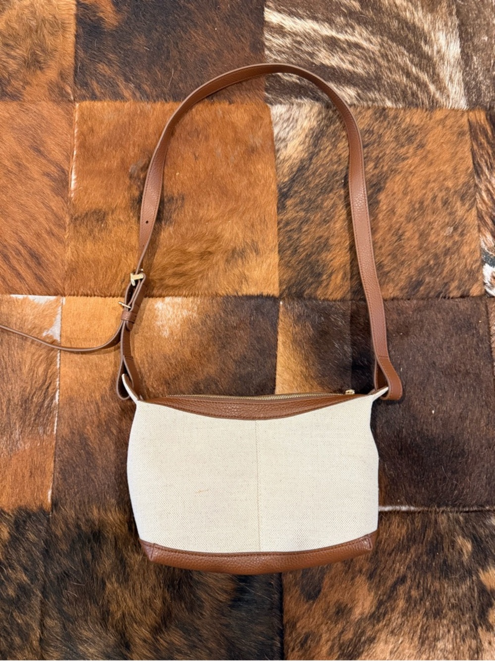 Cuyana Mini Paloma Linen Crossbody - Picture 2 of 9